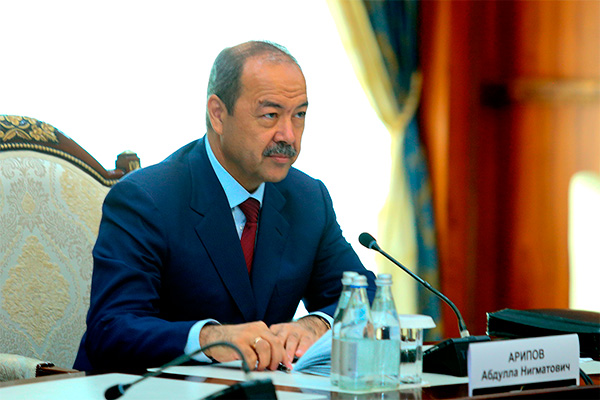 Prime Minister Abdulla Aripov in a national leadership engagement